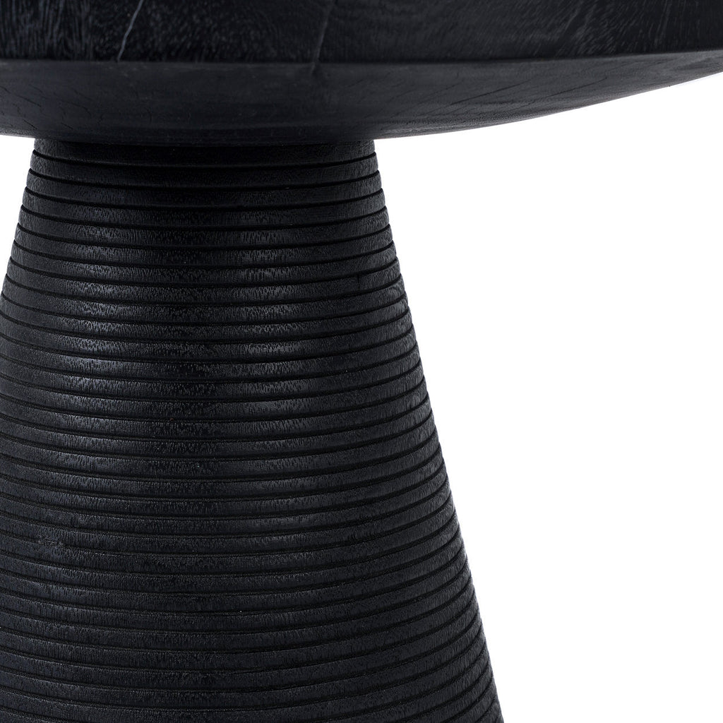 Table basse ronde en bois de suar noir avec base rainurée – Ø70 cm