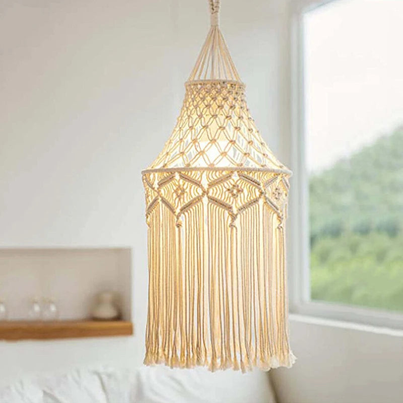 Suspension lumineuse en macramé, abat-jour bohème tissé en coton pour salon.