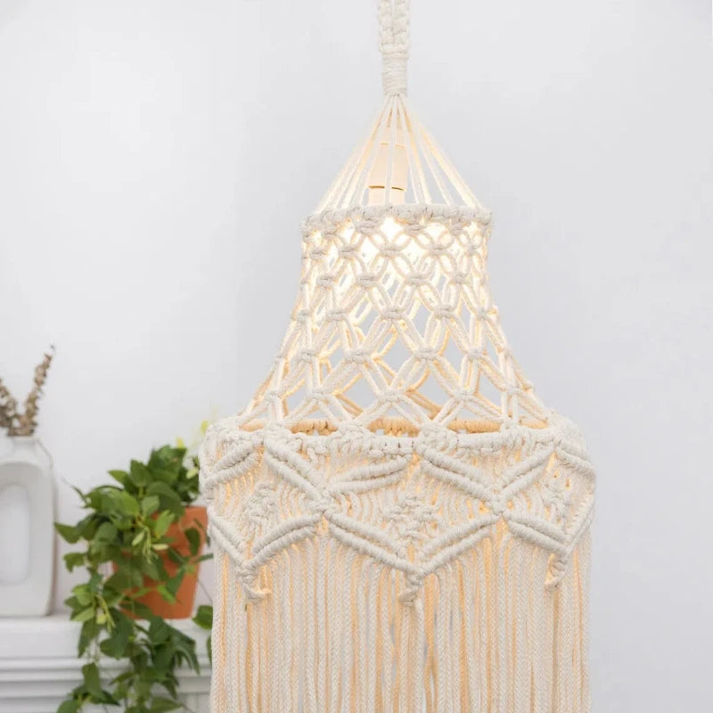 Luminaire ethnique et bohème avec abat-jour tissé en coton.