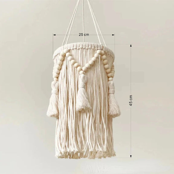 dimensions et détails de l'abat-jour nordique en macramé avec perles et franges, 45 x 25 cm.