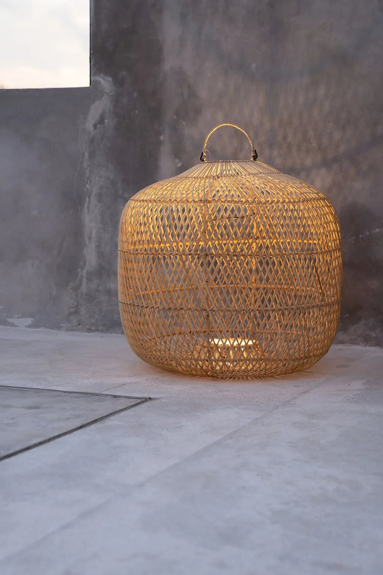 Abat-jour en rotin naturel 48 cm modèle Batu Bolong