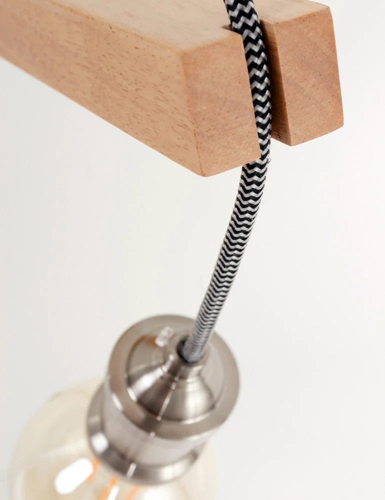 Applique murale en bois clair et métal brossé avec câble tressé noir, suspension suspendue