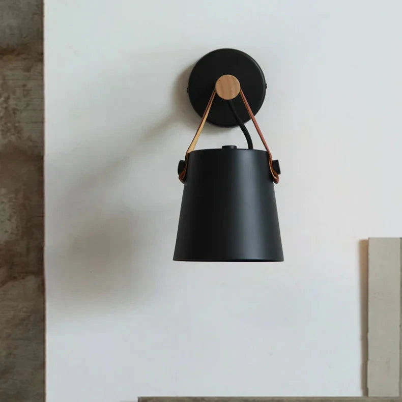 Vue de face de l'Applique murale bois scandinave