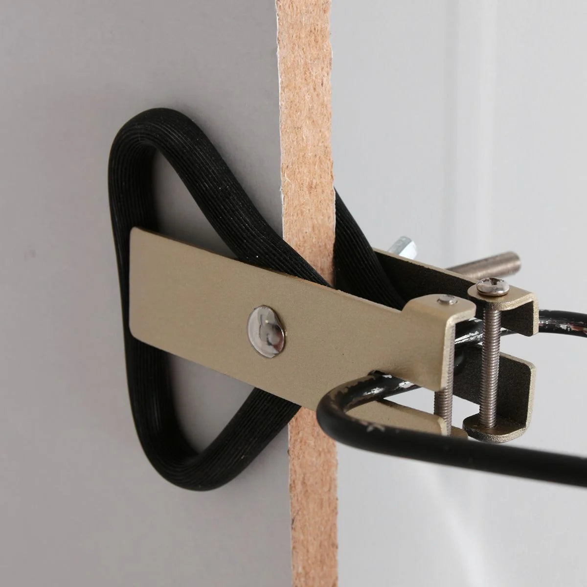 Attache en métal avec bande élastique sur l Applique murale en métal noir bras articulé