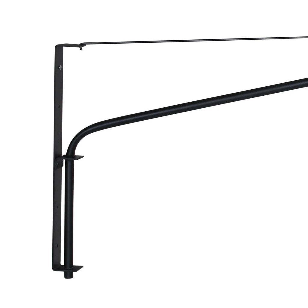 Support mural en métal noir avec bras long orientable et abat-jour en fibres naturelles