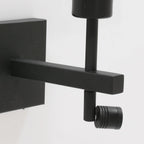 Applique murale en métal noir avec rotin et liseuse intégrée pour ambiance chaleureuse