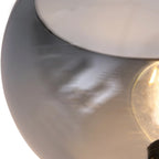Applique murale en métal noir et verre fumé avec lampe sphérique argentée et ampoule visible