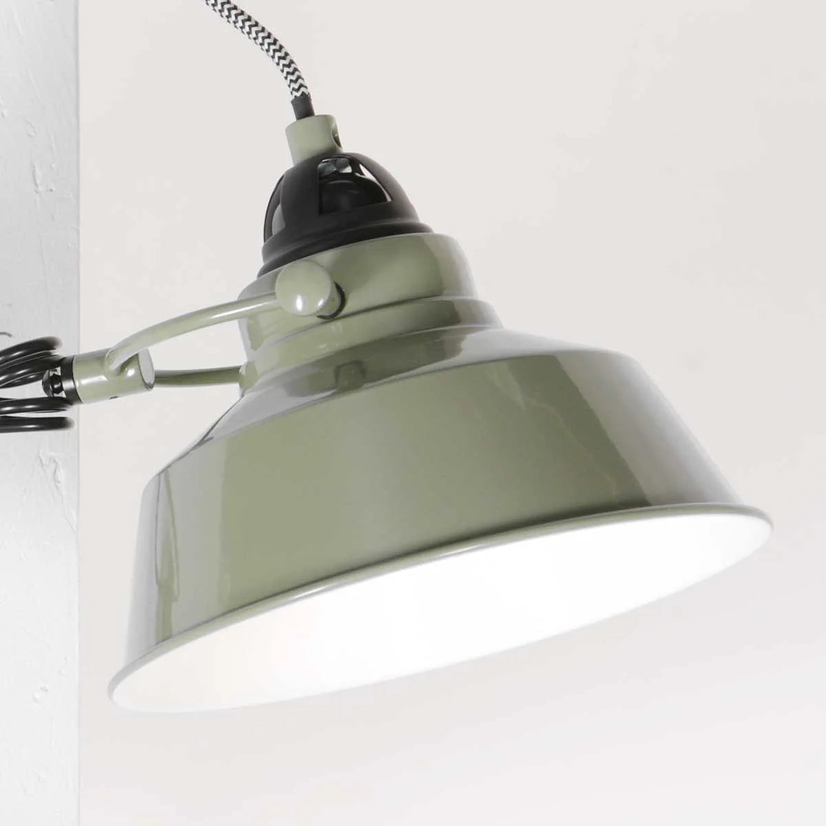 Ampoule industrielle verte en métal mat avec bras articulé pour Applique murale