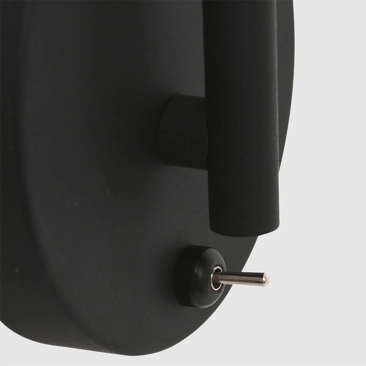 Applique murale noire en métal avec bras orientable et interrupteur intégré