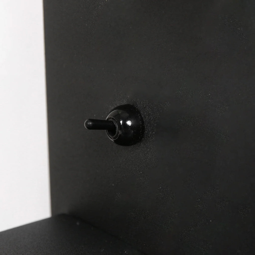 Interrupteur noir à bascule pour applique murale en métal avec chargeur sans fil