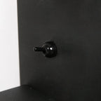 Interrupteur noir à bascule pour applique murale en métal avec chargeur sans fil