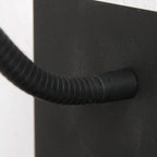 Lampadaire flexible en métal noir avec chargeur sans fil et ports USB
