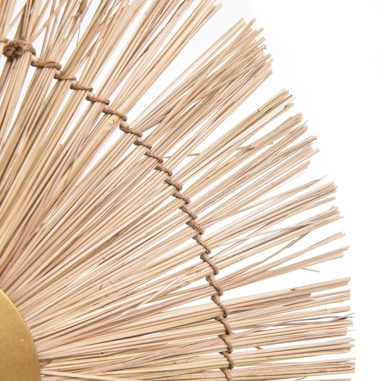 Décoration murale en rotin et fer teinte naturelle ronde avec motif soleil en paille