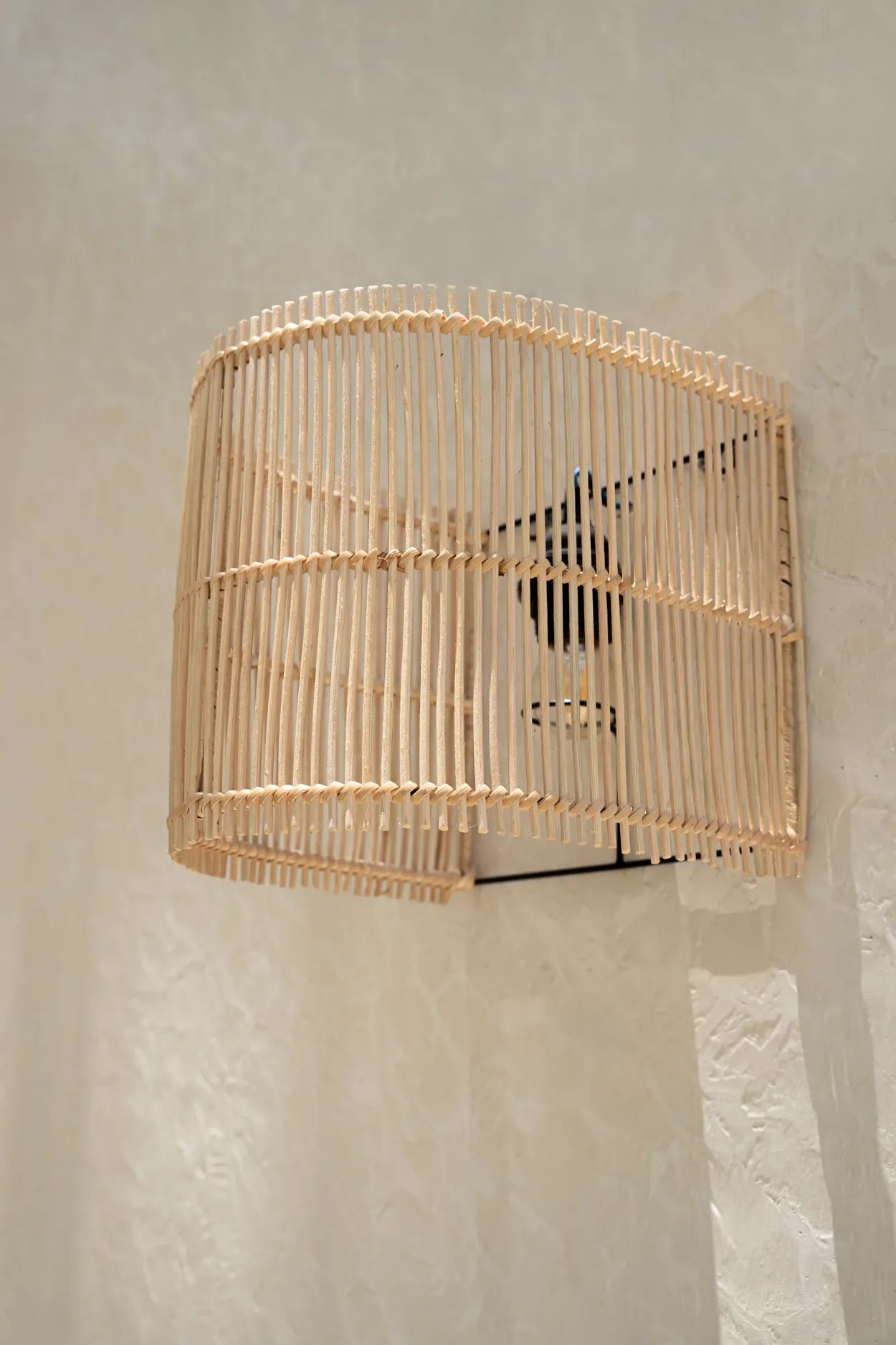 Luminaire mural en rotin naturel demi-cylindre de 25 cm pour décoration chaleureuse