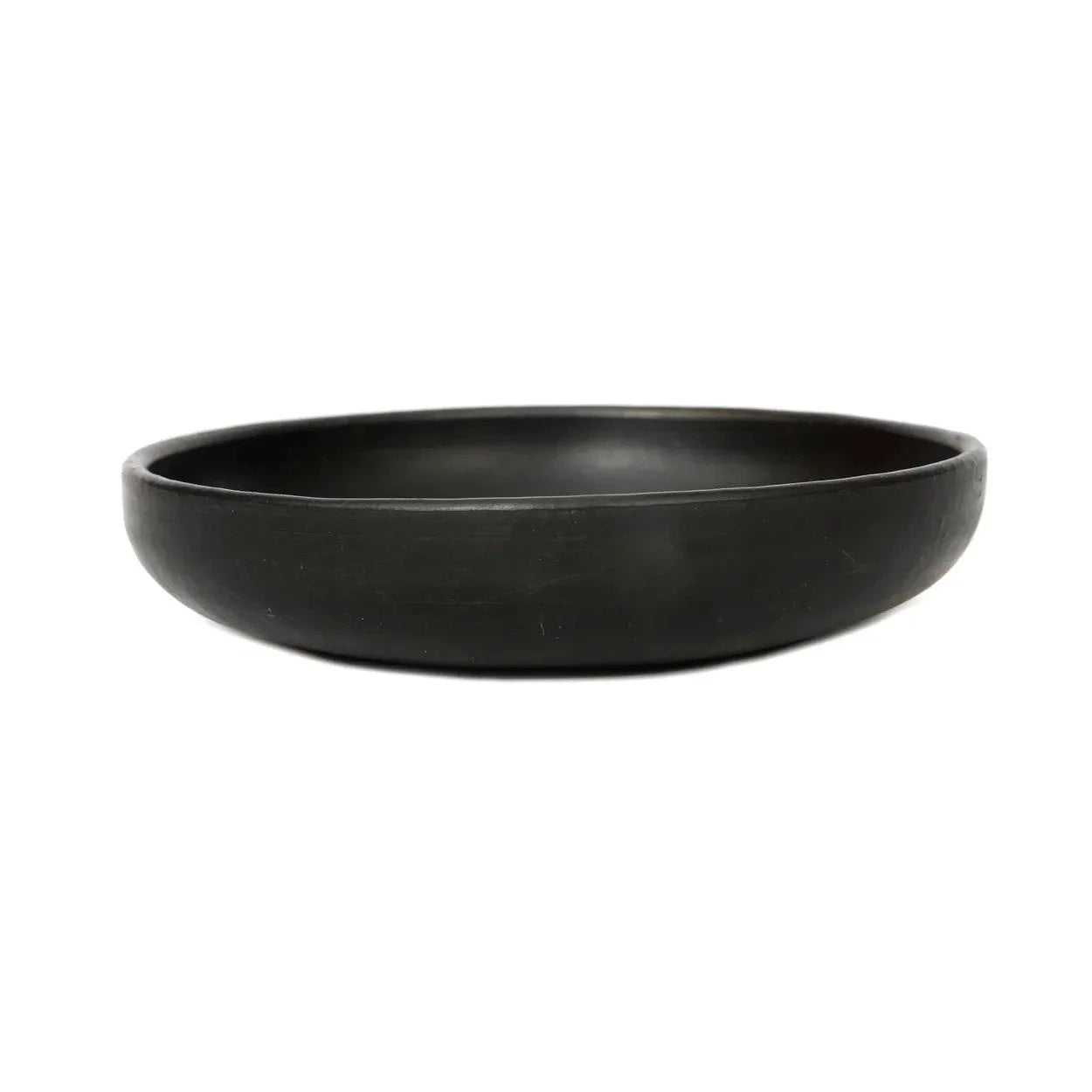 Assiette creuse en terre cuite brûlée noire ronde en céramique matte pour pâtes