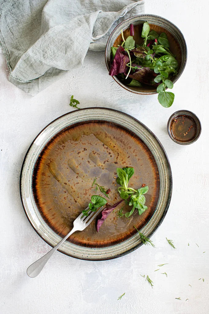 Salade mangée sur une assiette Comporta - L - Ensemble de 4 avec fourchette