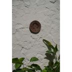 Décor mural en rotin tressé marron avec motif central, diamètre 30 cm