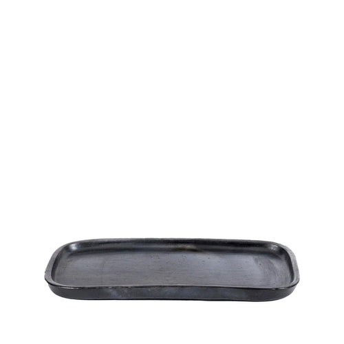 Assiette rectangulaire noire en terre cuite mat, plateau texturé