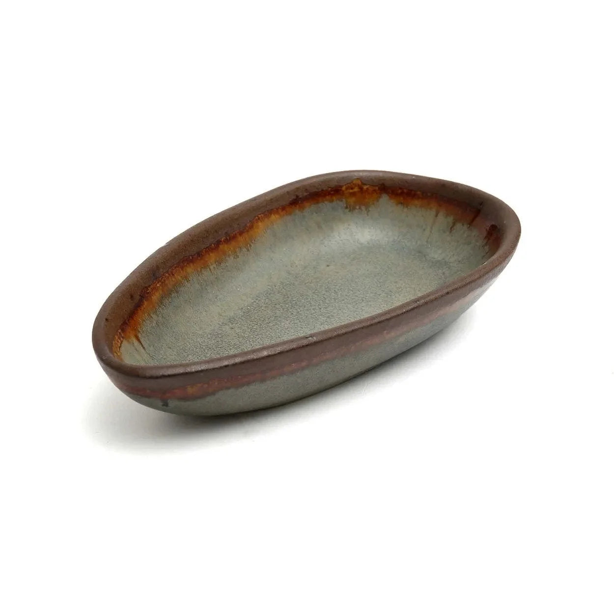 Assiette ovale en grès émaillé gris mat et brun rouille