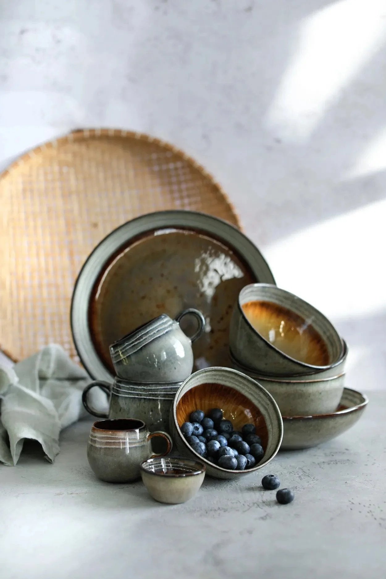 Assiettes à pâtes en céramique émaillée gris brun intérieur rayonnant, lot de 4
