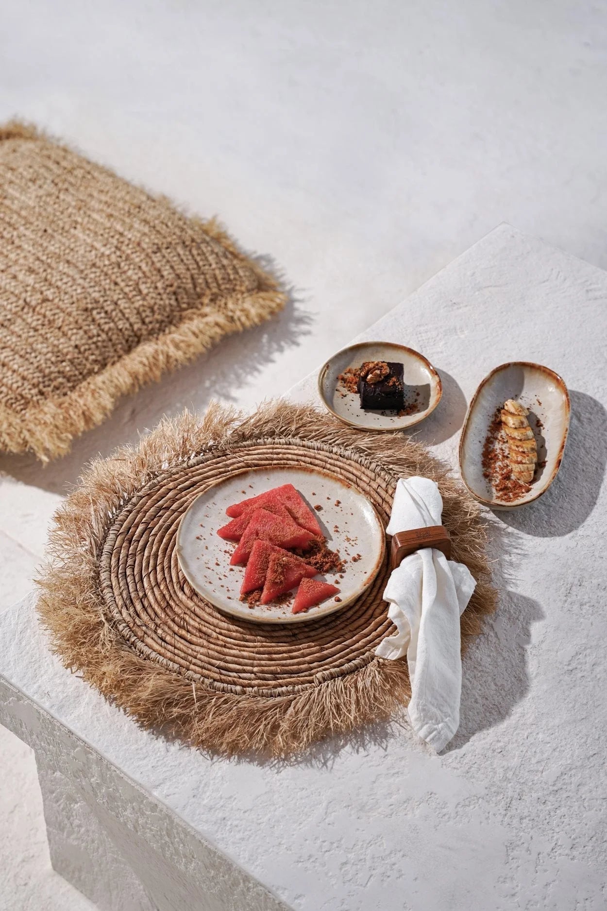 Assiettes à salade en céramique blanche mate avec bord artisanal – Set de 6