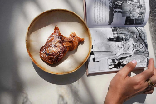 Assiettes apéritif en céramique blanche bord brun – Lot de 6