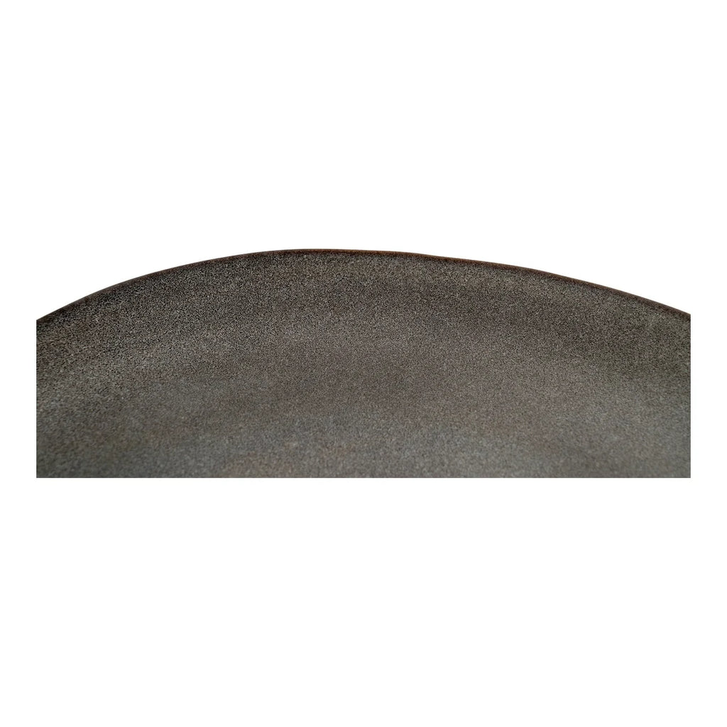 Assiette en grès gris marron texturé, bord courbé, ø27cm