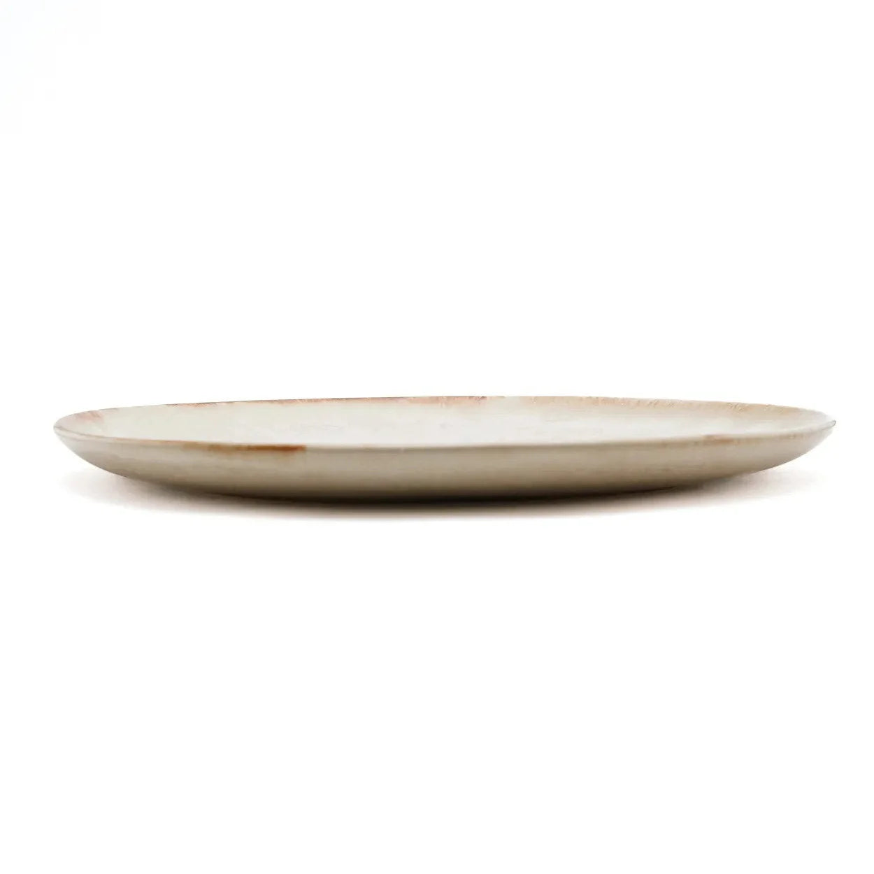 Assiettes rondes en céramique blanc cassé aux bords irréguliers – Lot de 4
