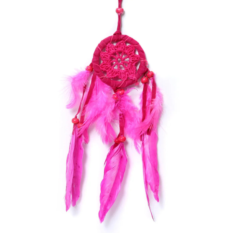 Attrape-rêves crocheté rose en bois et plumes pour déco murale chambre