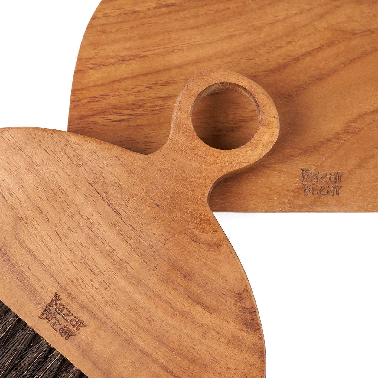 Balayette de table en bois de teck brun clair avec brosse