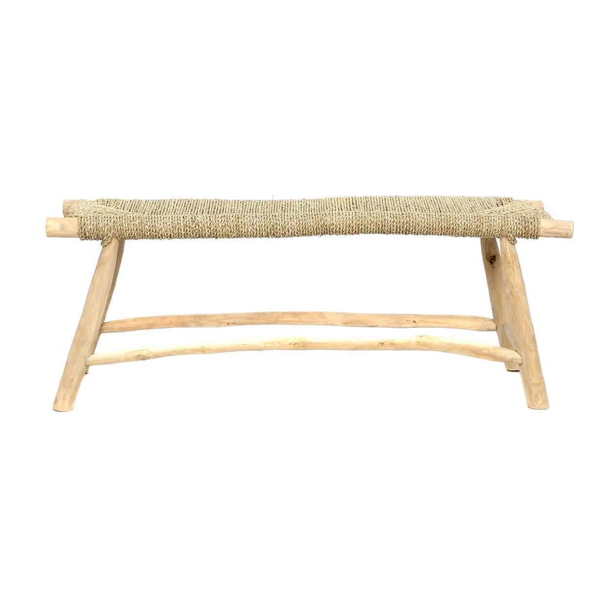 Banquette en bois clair avec dessus en fibre naturelle tressée pour intérieur ou terrasse