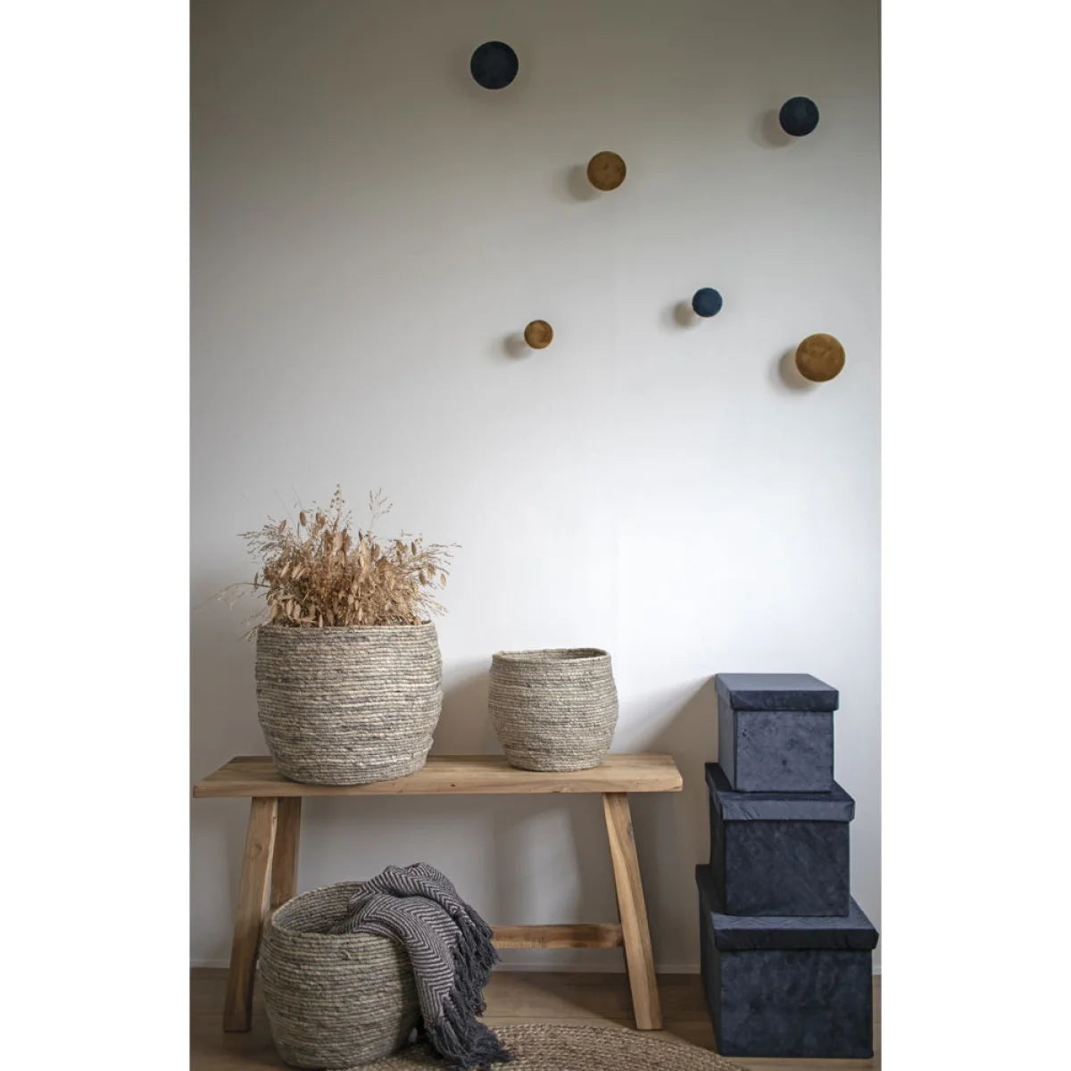 Paniers en fibres naturelles tissées, banc en teck massif naturel 90x25 cm