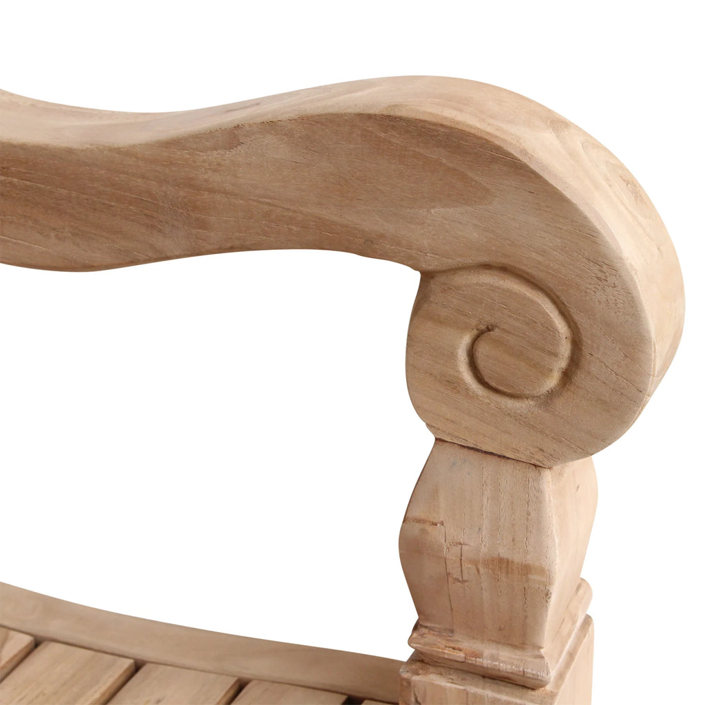 Accoudoir de banc de jardin en teck sculpté, bois naturel clair, design volute