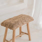 Tabouret en bois avec dessus tissé naturel pour un style rustique et élégant