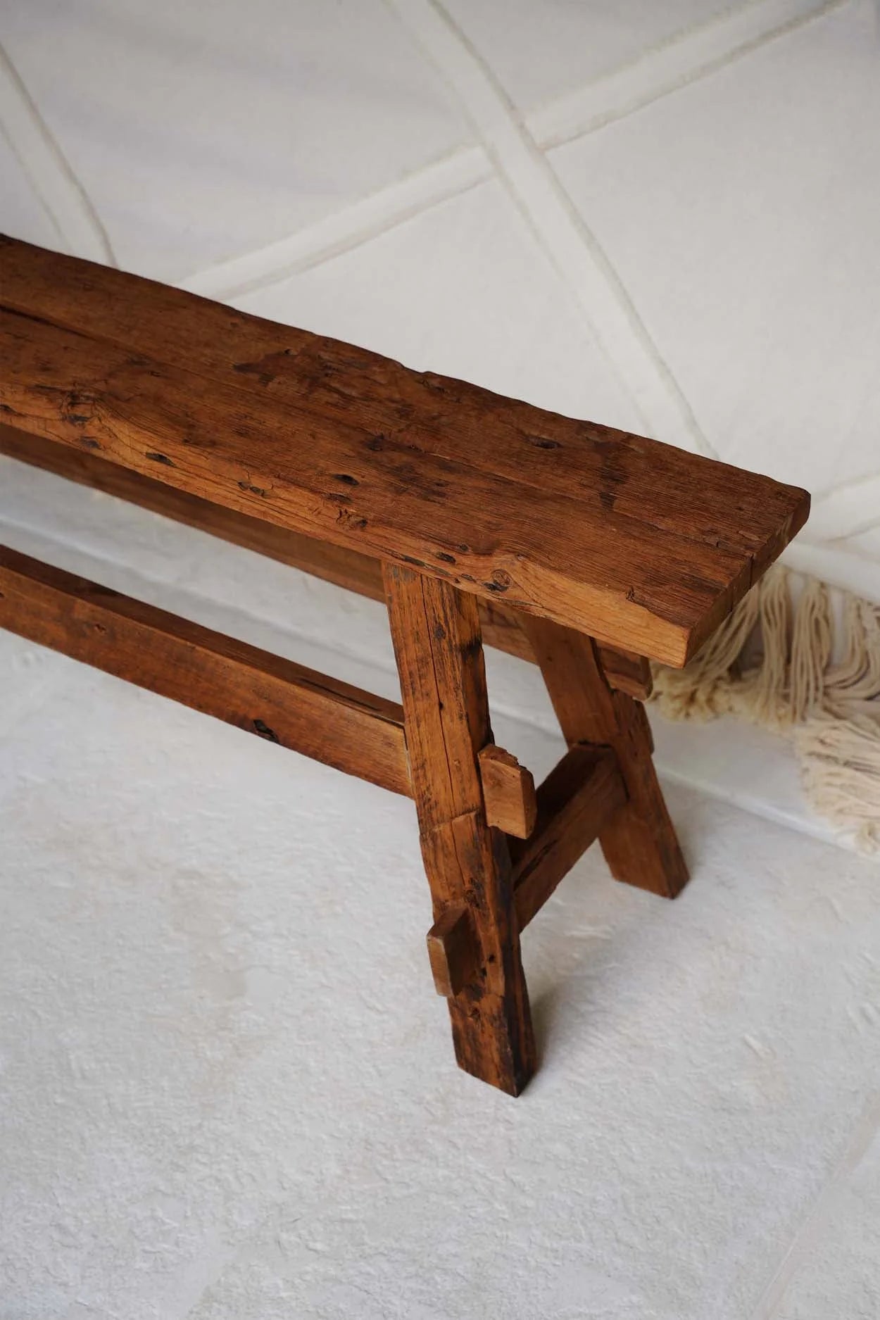 Banco en teck massif de 150 cm, style rustique pour entrée ou chambre