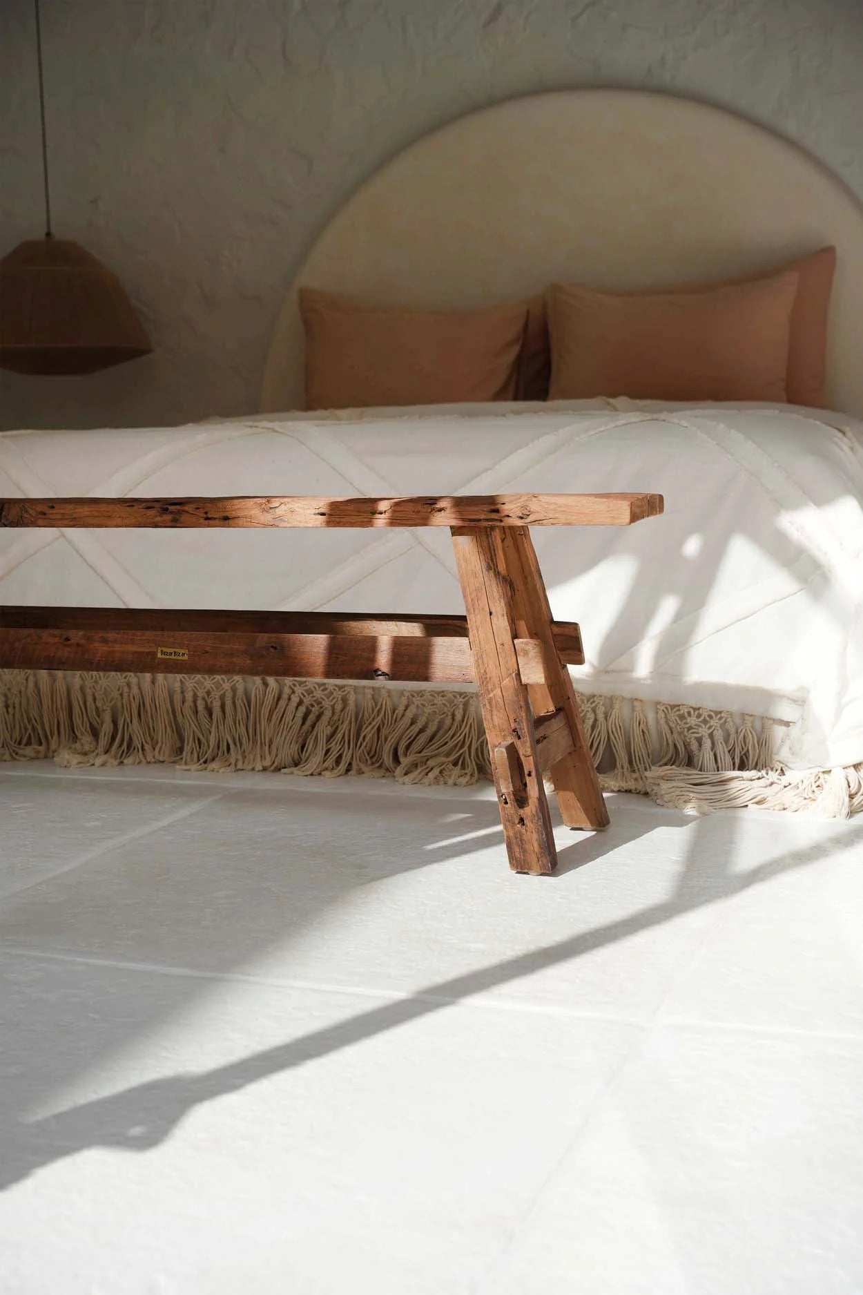 Banquette en teck massif de 150 cm pour entrée ou chambre avec style rustique