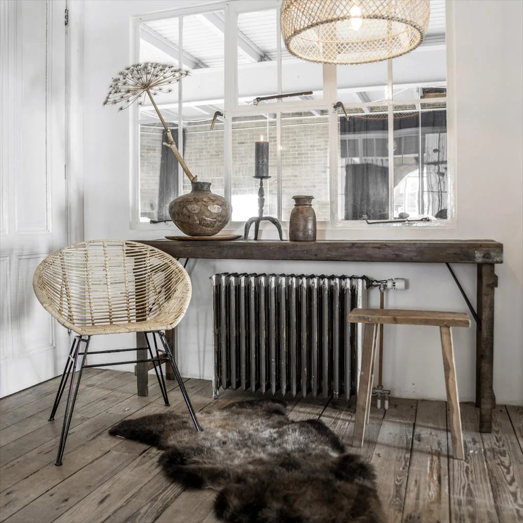 Chaise en rotin tressé pieds métal noir, vue dos, 40x17 cm