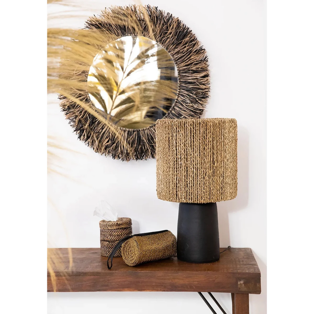 Lampe de table noire avec abat-jour cylindrique en fibre naturelle pour décoration intérieure