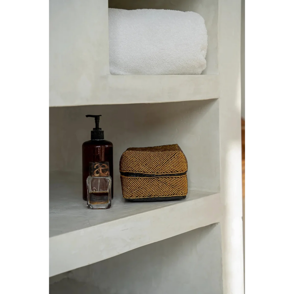 Boîte de rangement rectangulaire en perles dorées motif géométrique