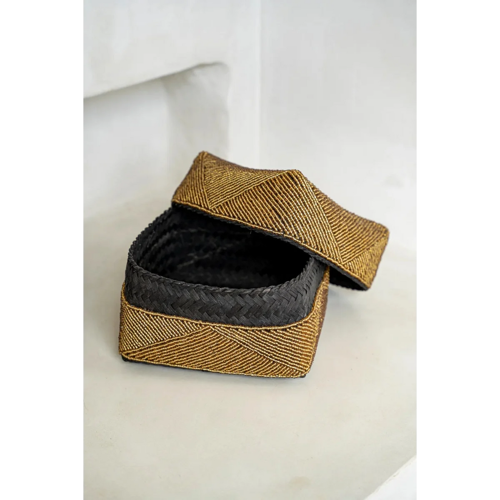 Boîte de rangement rectangulaire en perles dorées motif géométrique