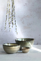 Trois bols en céramique gris avec intérieur marron brillant pour céréales en lot de 6