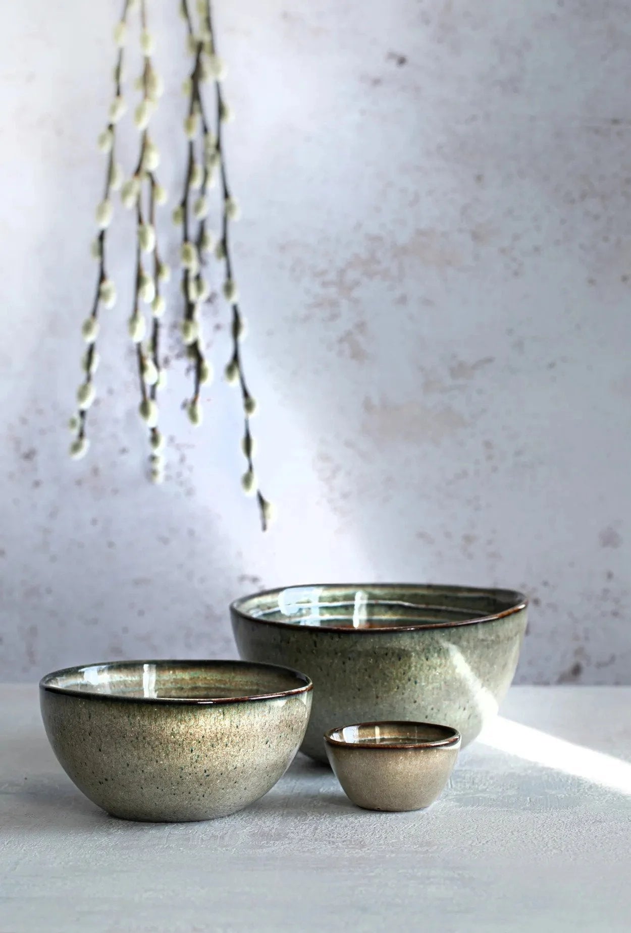 Trois bols en céramique gris avec intérieur marron brillant pour céréales en lot de 6