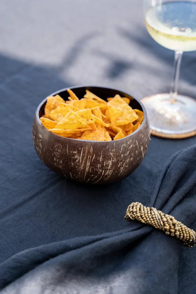 Bol de chips de tortilla dans le produit Le bol alimentaire Coco - Noir naturel