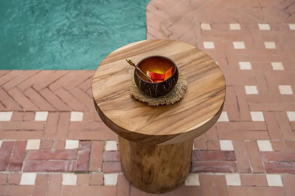 Table d’appoint en bois avec un bol en coco pour le Le bol alimentaire Coco - Or naturel