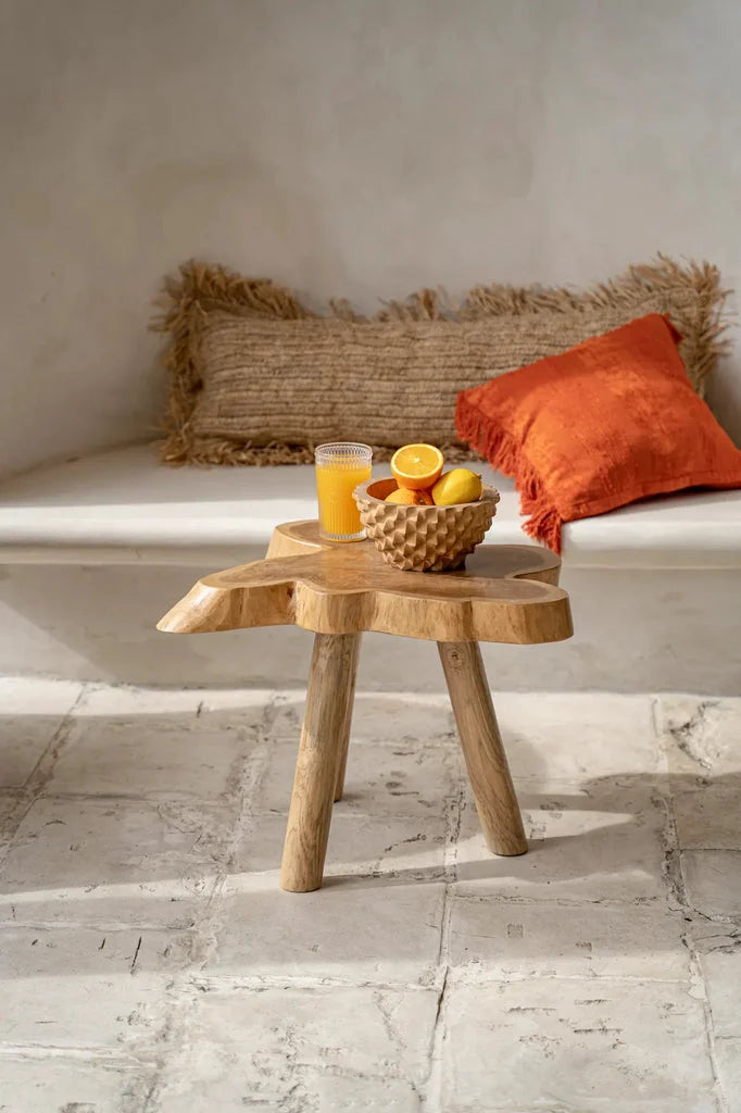 Table d’appoint en bois rustique pour le produit Le bol de Durian en racine de Teck M
