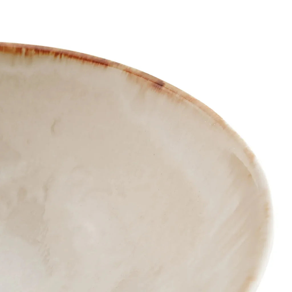 Fragment de bol en céramique Cascais L avec surface beige texturée et bord marron