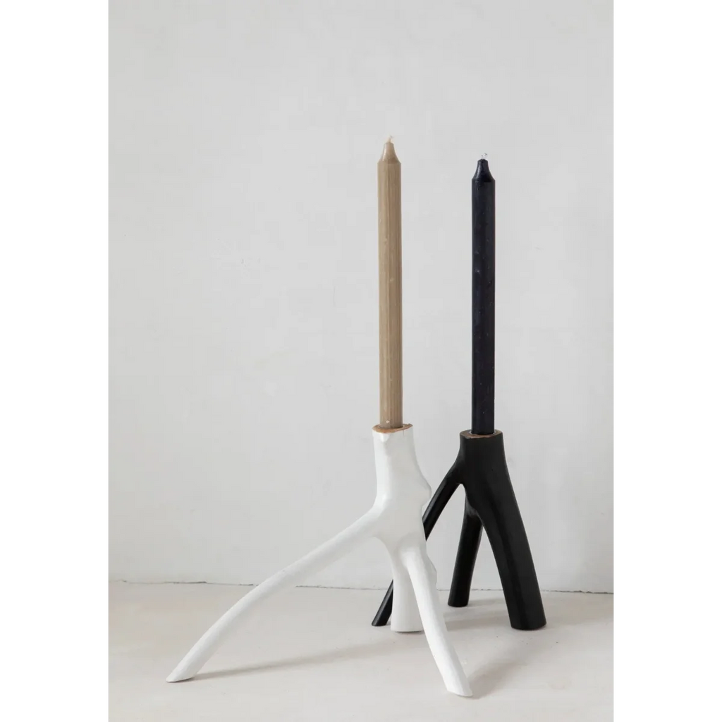 Bougeoir blanc en forme de branche organique avec deux porte-bougies sculpturaux noirs et blancs