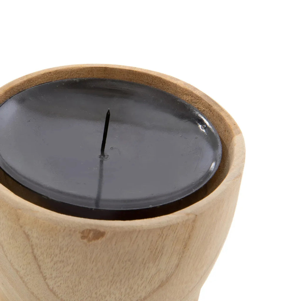 Bougie cylindrique en bois de teck clair avec insert en métal noir et une mèche