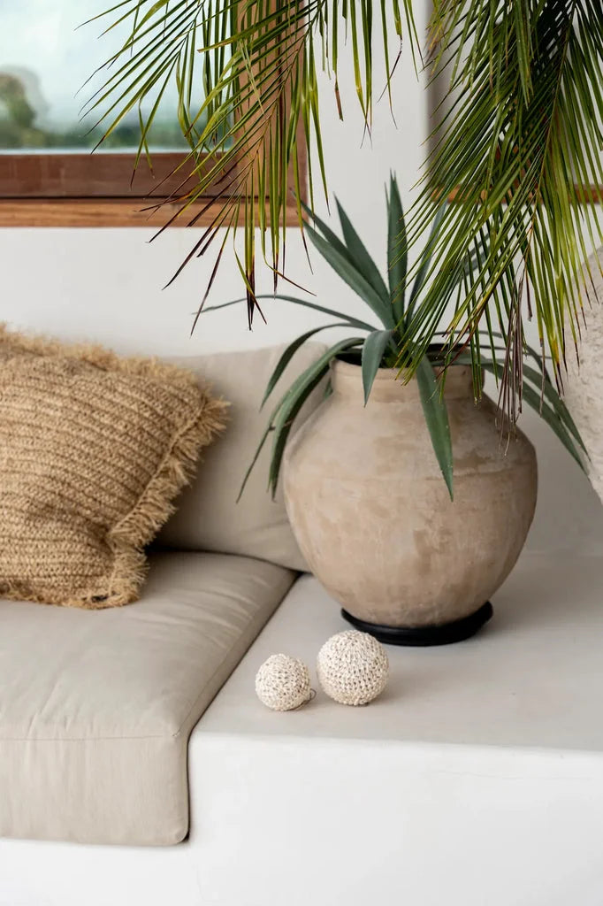 Canapé neutre avec éléments décoratifs, modèle La boule coquillage à bulles Blanc L