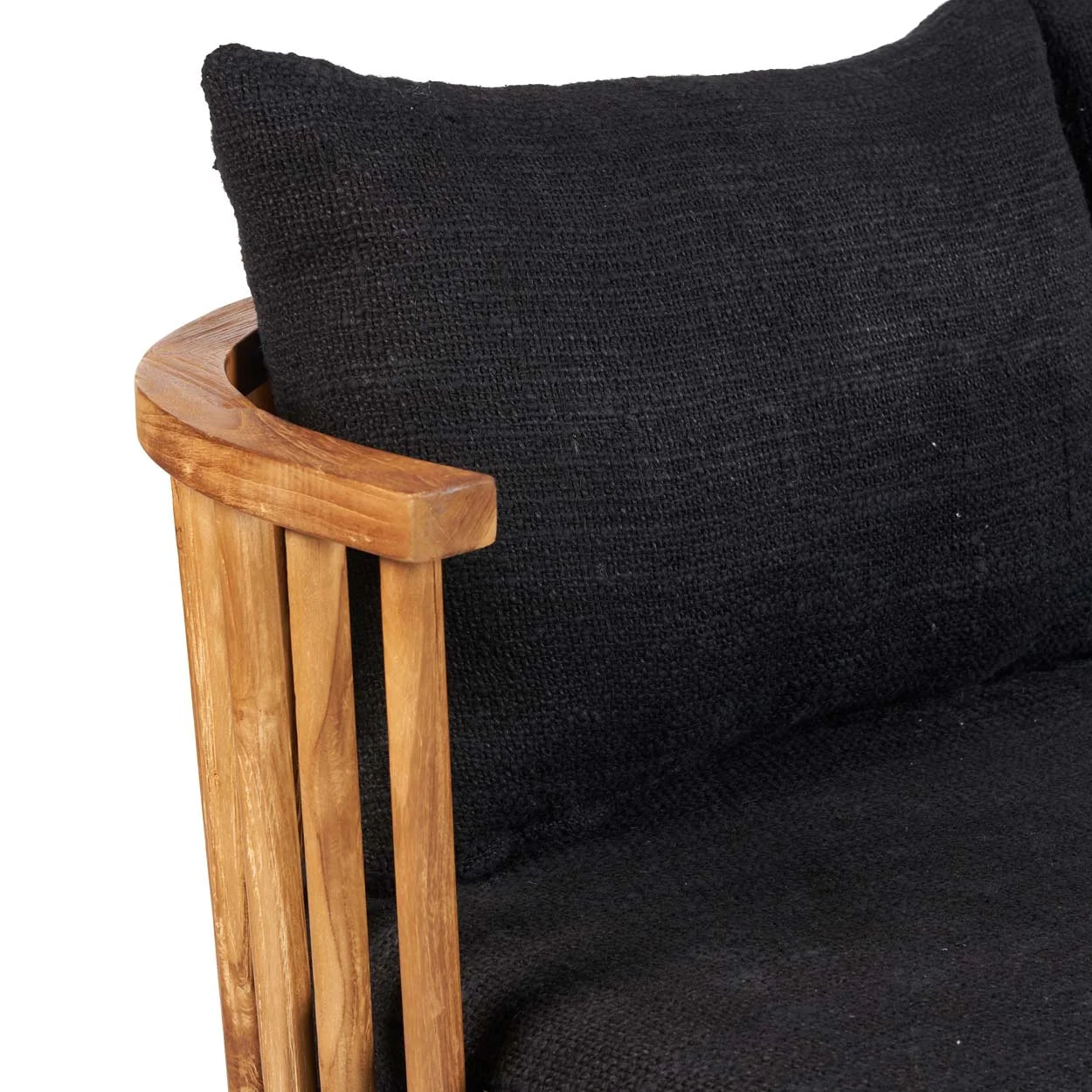 Coussin noir sur cadre en bois pour canapé 2 places en teck recyclé avec housses en tissu